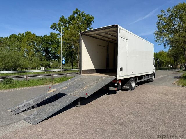 Suitcase Renault D Oprijwagen,  gesloten laadbak.