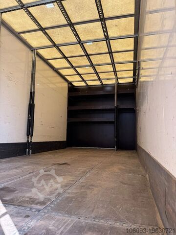 Suitcase Renault D Oprijwagen,  gesloten laadbak.