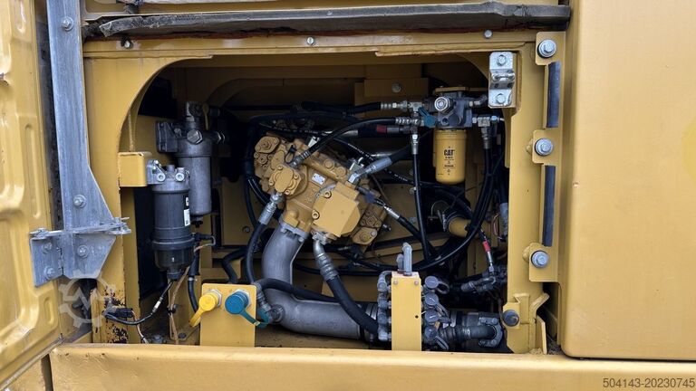 Crawler excavators Caterpillar 326F LN