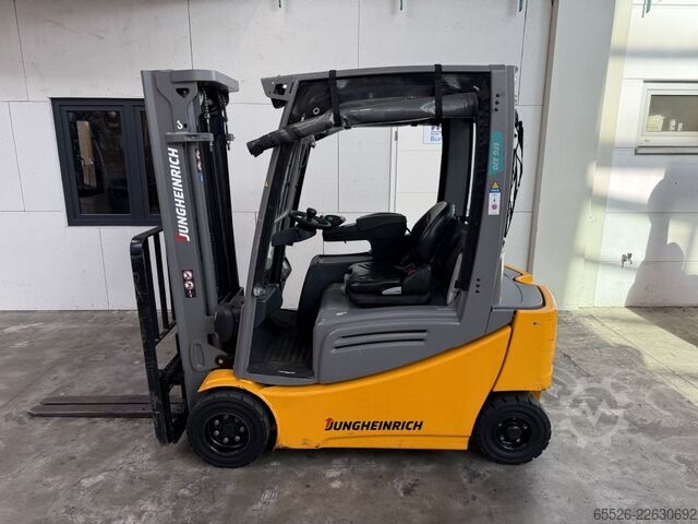 Electric 4-wheel forklift Jungheinrich EFG 320 / STVZO / nur 1955 Std.