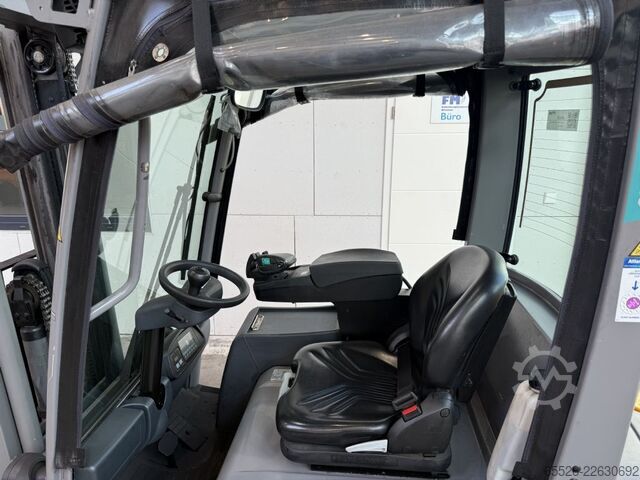 Electric 4-wheel forklift Jungheinrich EFG 320 / STVZO / nur 1955 Std.
