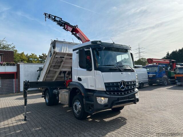 Three-sided tipper truck MERCEDES-BENZ 1835 Arocs 3Skipper MEILLER + PK14501 SLD5 Kran