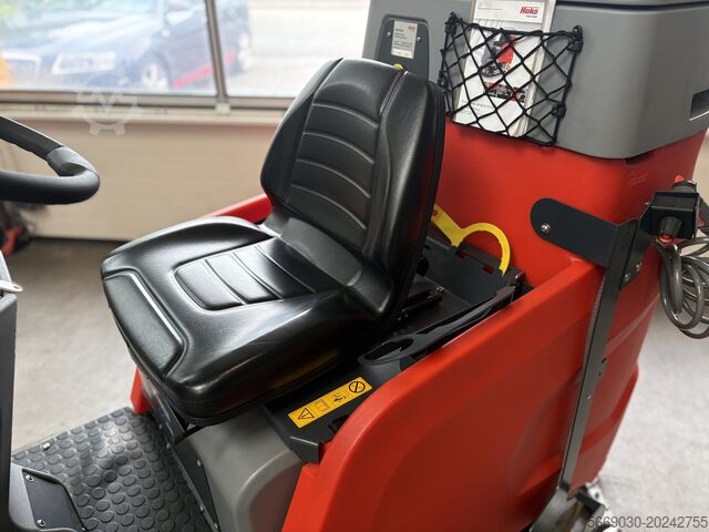 Ride-on floor cleaning machine Hako Scrubmaster B120 R