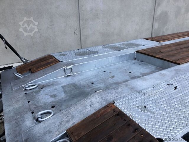 Low loader trailer Möslein T4 VB H1 gerade  neuer 4 Achs Tieflader gerade hydraulischen Rampen