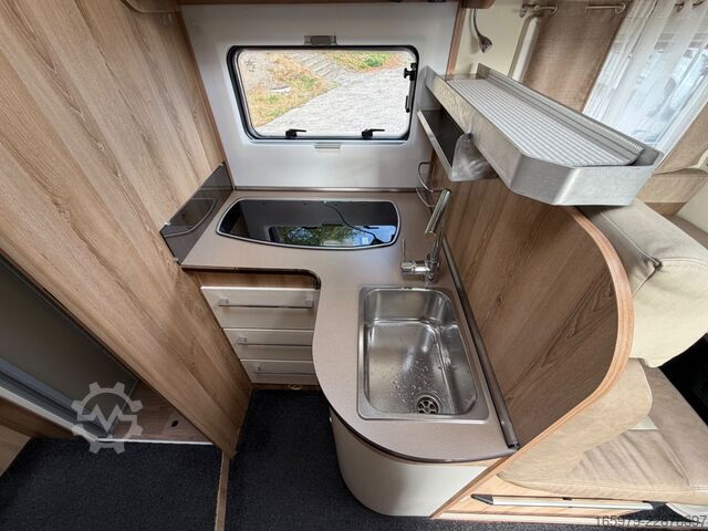 Teilintegriertes Wohnmobil GIOTTILINE Therry T32