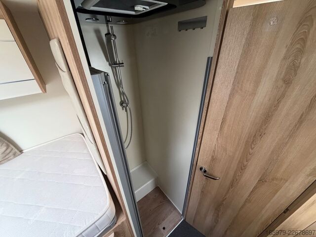 Teilintegriertes Wohnmobil GIOTTILINE Therry T32