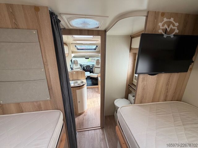 Teilintegriertes Wohnmobil GIOTTILINE Therry T37
