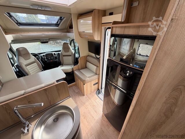 Teilintegriertes Wohnmobil GIOTTILINE Therry T37