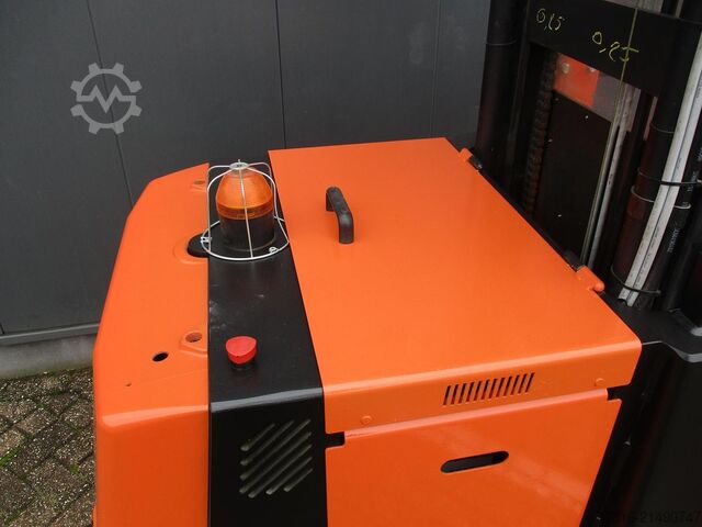 Hochhubkommissionierstapler TOYOTA OME 100M