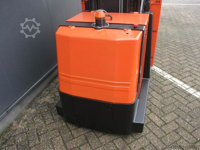 Hochhubkommissionierstapler TOYOTA OME 100M