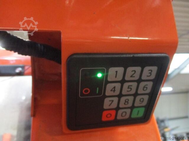 Hochhubkommissionierstapler TOYOTA OME 100M