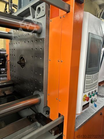 Spritzgießmaschine Chen Hsong JetMaster 208-MK6 mit dem Roboter Samfac