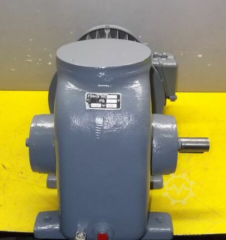 Gear motor 1.5 kW 200 rpm Siemens Schuckert B3 Winkel
