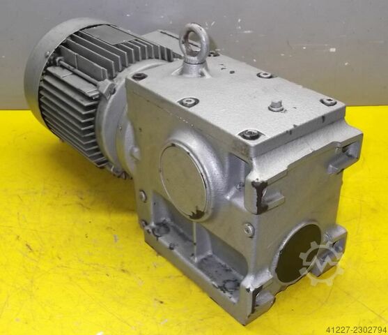Gear motor 1.5 kW 161 rpm SEW-EURODRIVE S60DT90L-4TF