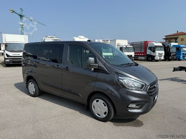 9-SEATER MINIBUS FORD TRANSIT CUSTOM
