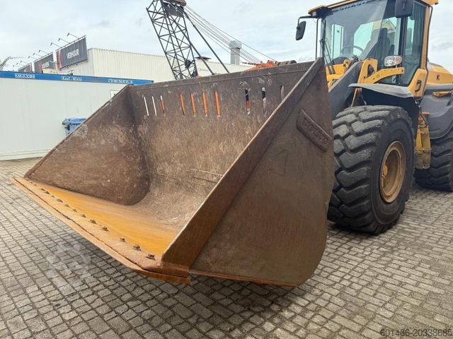 Radlader VOLVO L 120 H