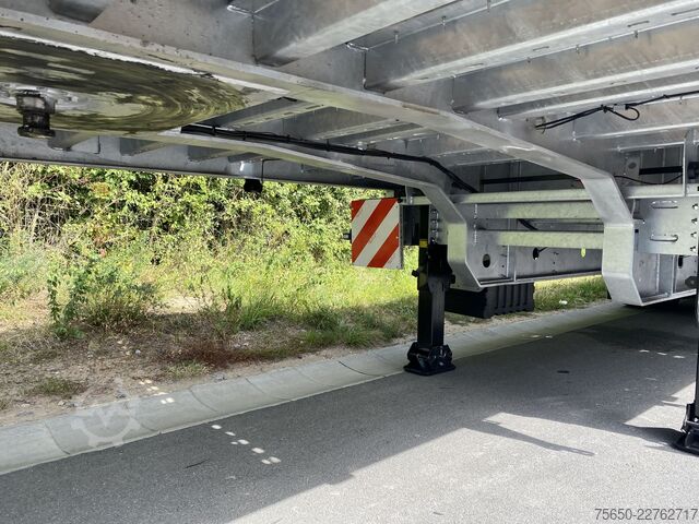Low loader semitrailer Möslein ST 3-Plato 9,4  3 Achs Satteltieflader Plato 45 t GGfür Fertigteile, Baumaschinen oder Container