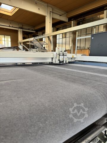 Cutting plotter Zünd M-800