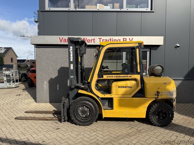 KOMATSU FG40T-7 Triplexmast 4500 mm, Freihub, Seitenschieber, LPG, 4.800 Betriebsstunden, Baujahr 20 KOMATSU FG40T-7 triplo450 freelift sideshift LPG 4800uur 2007