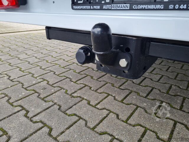 Transporter mit Koffer Renault Master 35 Koffer Schlafkabine AG LBW