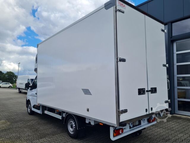 Transporter mit Koffer Renault Master 35 Koffer Schlafkabine AG LBW