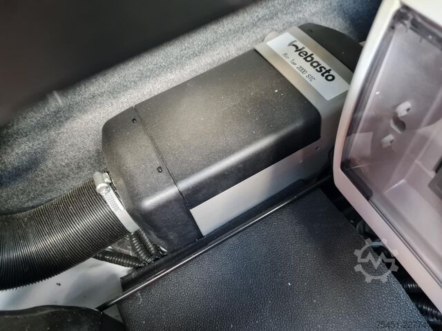 Transporter mit Koffer Renault Master 35 Koffer Schlafkabine AG LBW