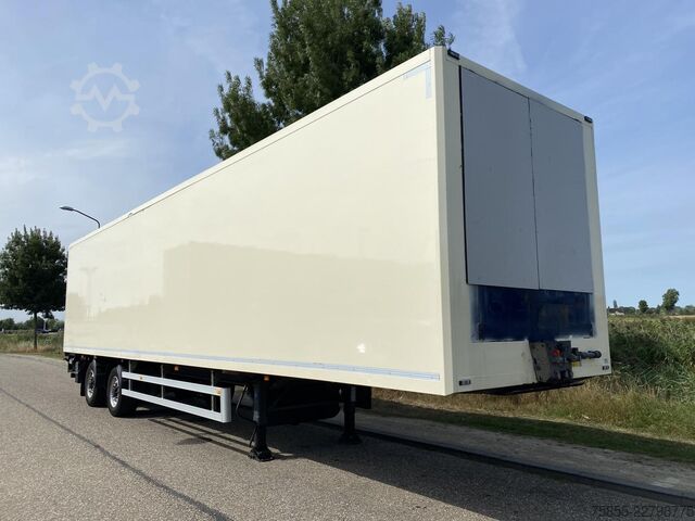 Box body Samro 2-Axle Isobox 12.60 x2.50 x2.50 / 2x Steering A...