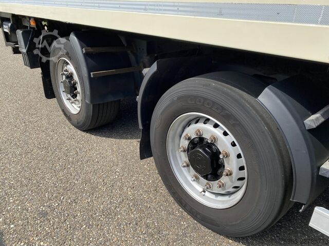 Box body Samro 2-Axle Isobox 12.60 x2.50 x2.50 / 2x Steering A...