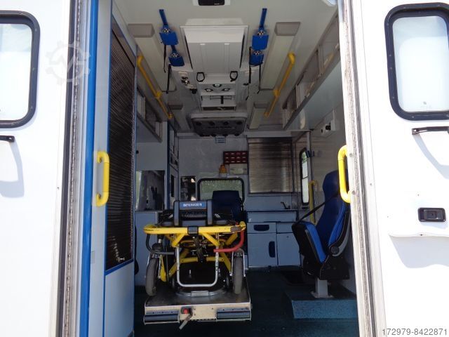 Fire truck MERCEDES-BENZ Sprinter 513*Rettungswagen*Klima*