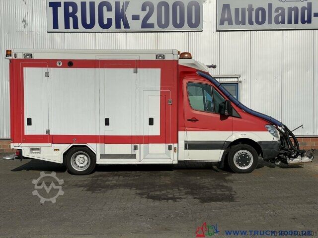 Kehrmaschine Mercedes-Benz 515 CDI Ölspurreiniger Technik Bj. 2013