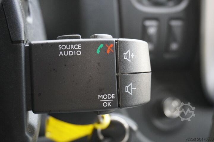 Kastenwagen Renault Trafic 2.0 dCi 120PK EURO 6 - Airco - Navi - Cr...