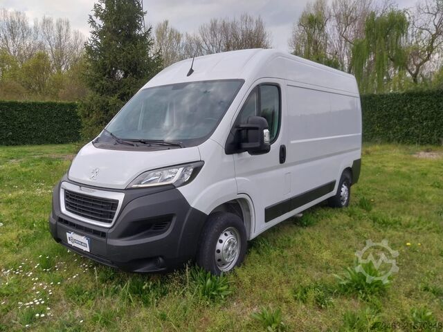 Van with medium wheelbase and medium roof (MWB MR) Peugeot Boxer 33 2.2 BlueHDi 140 S&S PM TM