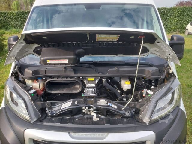 Van with medium wheelbase and medium roof (MWB MR) Peugeot Boxer 33 2.2 BlueHDi 140 S&S PM TM