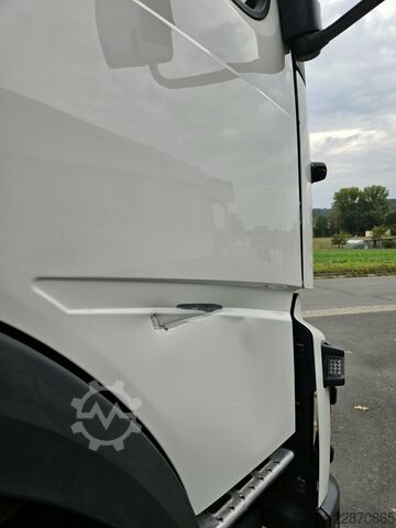 Three-sided tipper truck Volvo FMX 460 8x4 Bordmatik