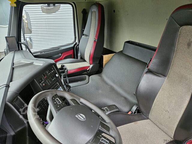 Three-sided tipper truck Volvo FMX 460 8x4 Bordmatik
