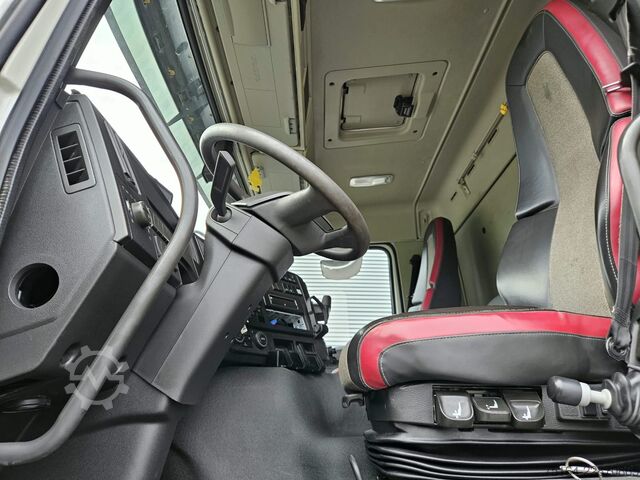 Three-sided tipper truck Volvo FMX 460 8x4 Bordmatik