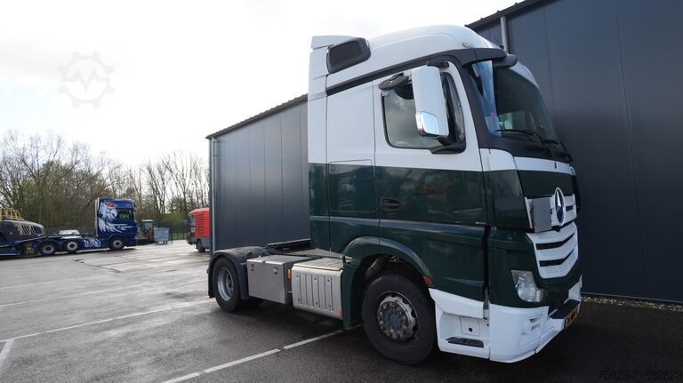 Standard-SZM Mercedes-Benz Actros 1942 tractor unit with compressor