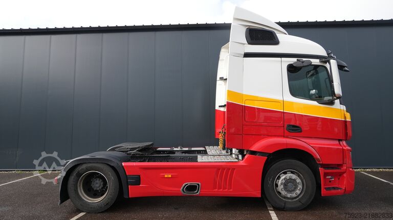 Standard-SZM Mercedes-Benz Actros 1942 tractor unit