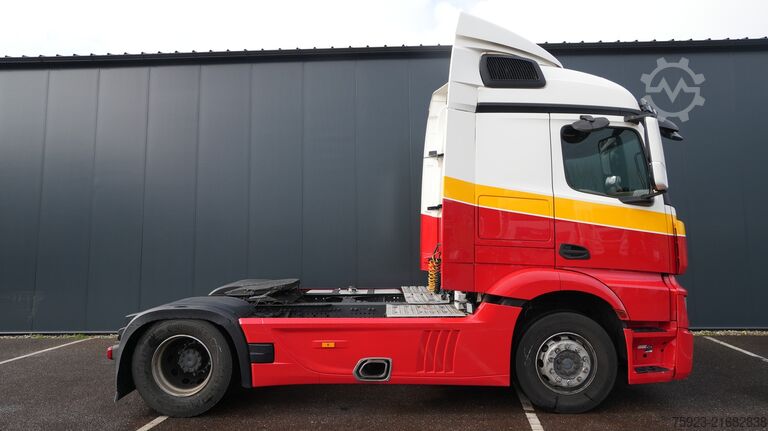 Standard-SZM Mercedes-Benz Actros 1942 tractor unit