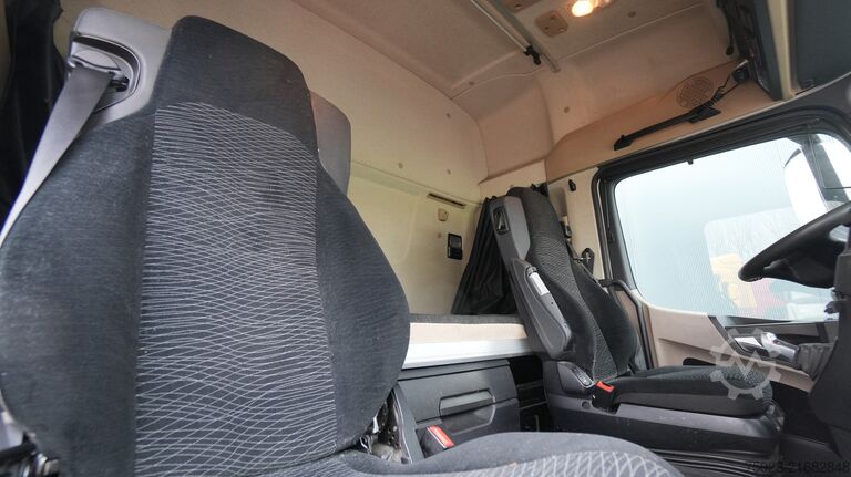 Standard-SZM Mercedes-Benz Actros 1942 tractor unit