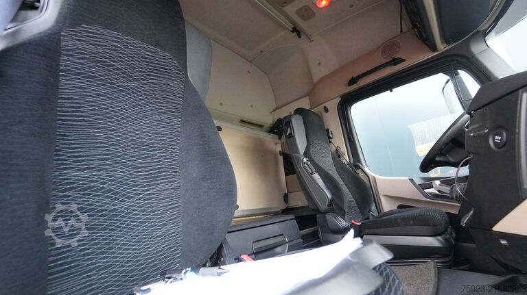 Standard-SZM Mercedes-Benz Actros 1942 tractor unit