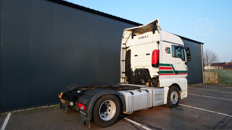 Standard-SZM MAN TGX 18.420 tractor unit 568.600KM