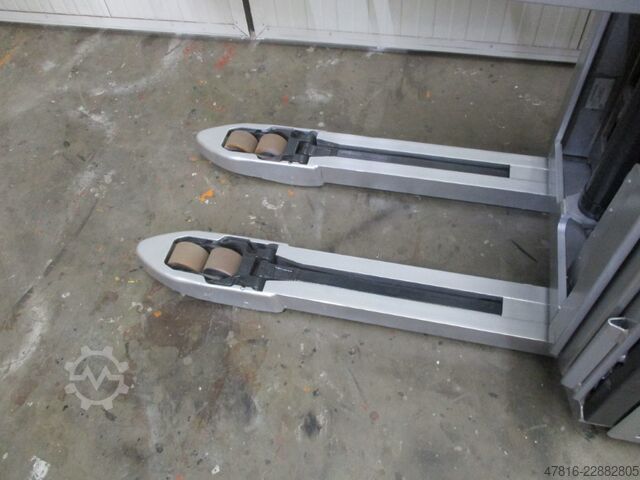 High lifting pallet truck STILL EXV14i