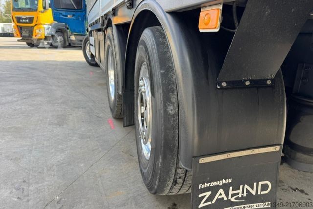 Flatbed truck with tarp RENAULT T520 6x2