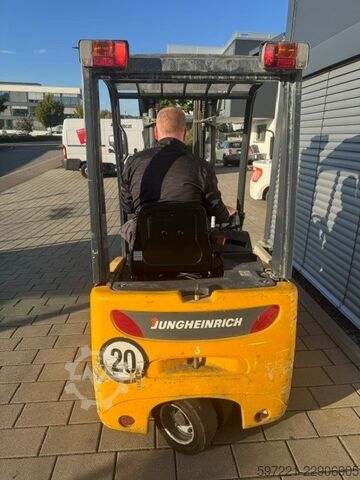 Elektrisch – 3 Räder Jungheinrich EFG 215