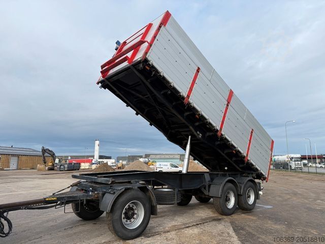 Three-way tipper trailer Skelhøje SVF P324 24 t. 3 axle Tipper / Getreide