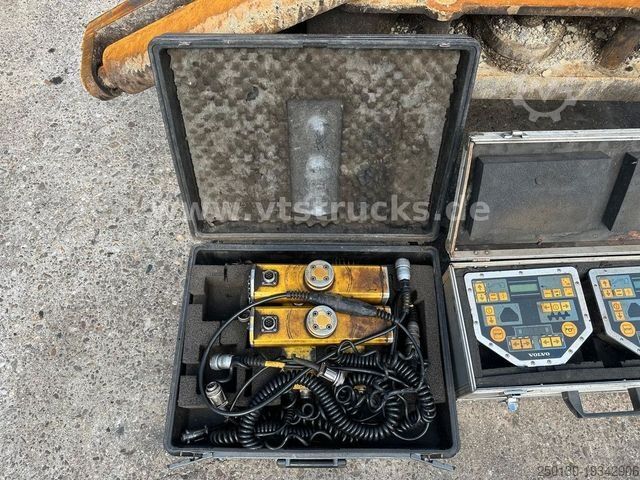 Asphaltmischanlage VOLVO ABG 2820 Straßenfertiger Bj.2011