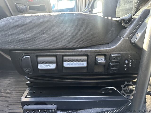 Standard tractor unit Iveco AS 440ST/P 490