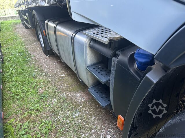 Standard tractor unit Iveco AS 440ST/P 490
