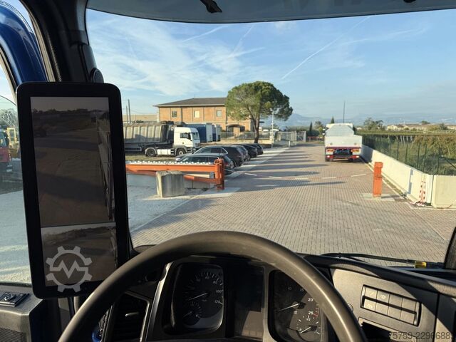 Tipper truck Mercedes-Benz Arocs 4145K Kipper 20cbm 8x4 40Ton Euro6